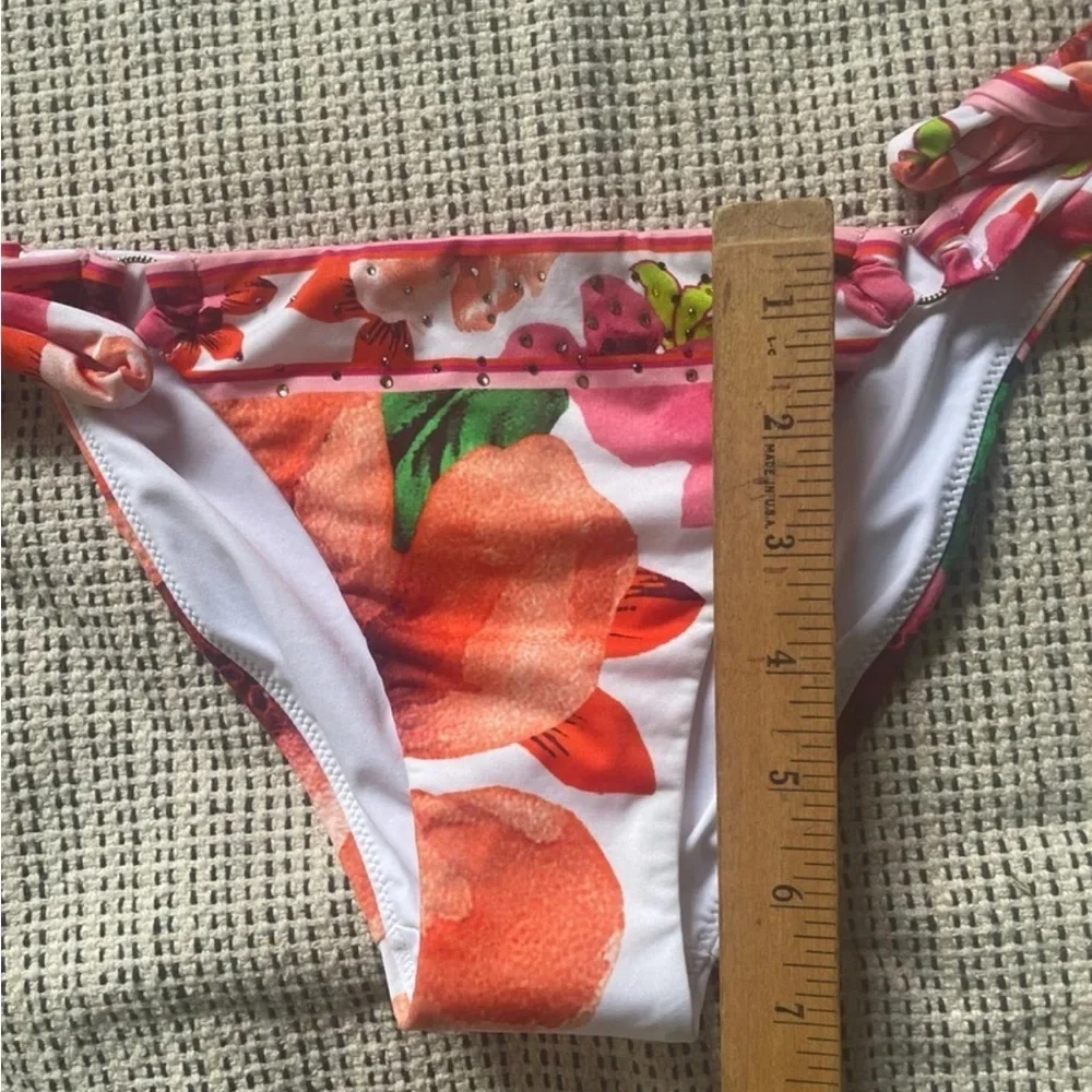 NWOT Camilla ring tie side bottoms